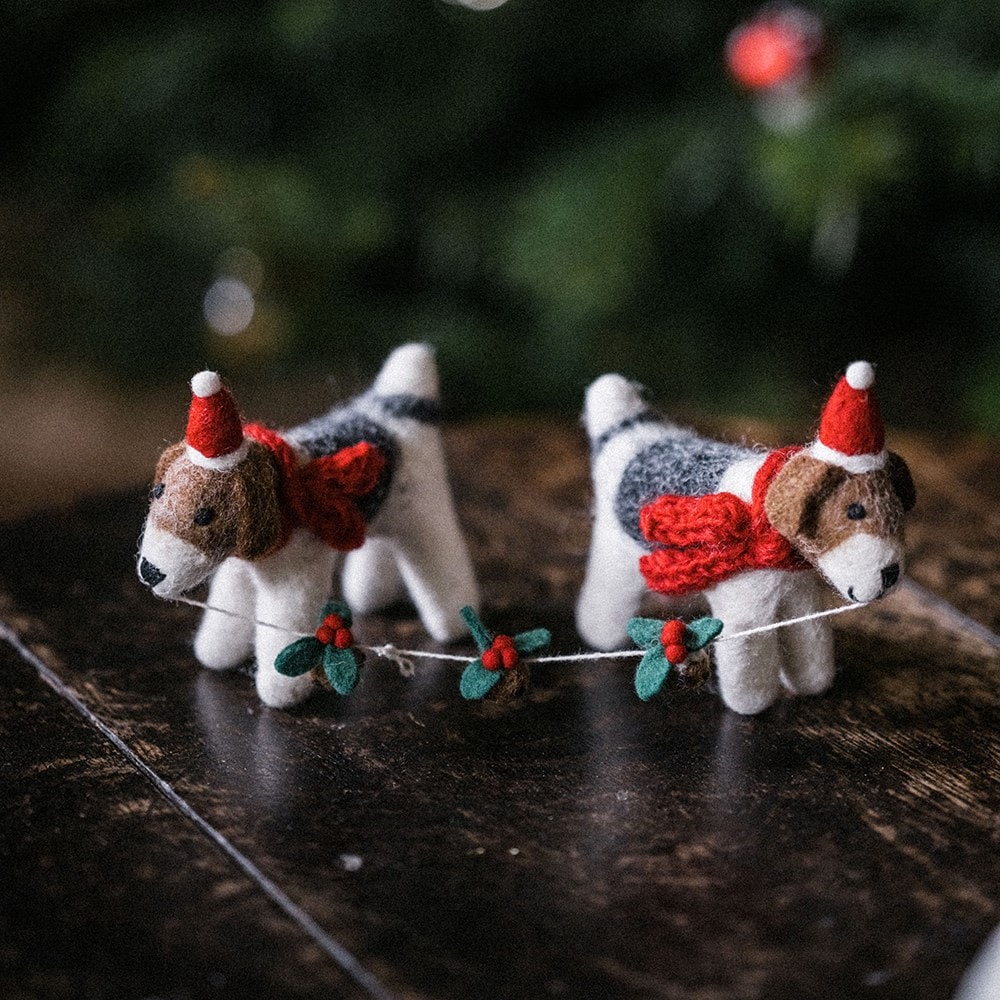 Fox terrier pudding garland