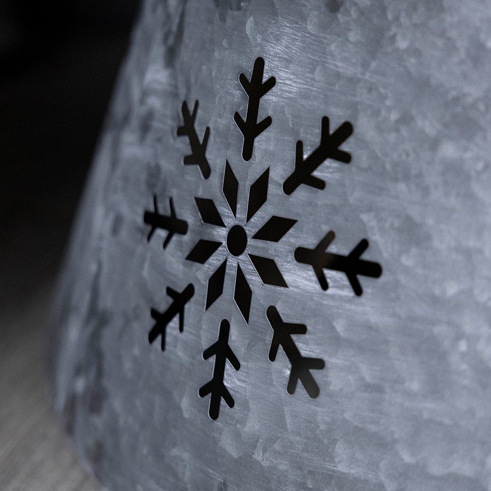 Embossed snowflake tree skirt