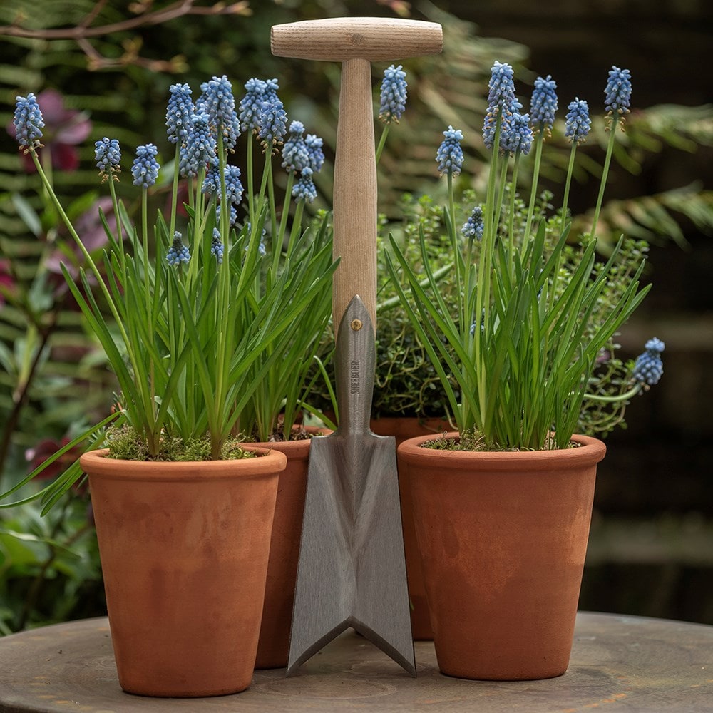 Sneeboer V transplanting hand spade  