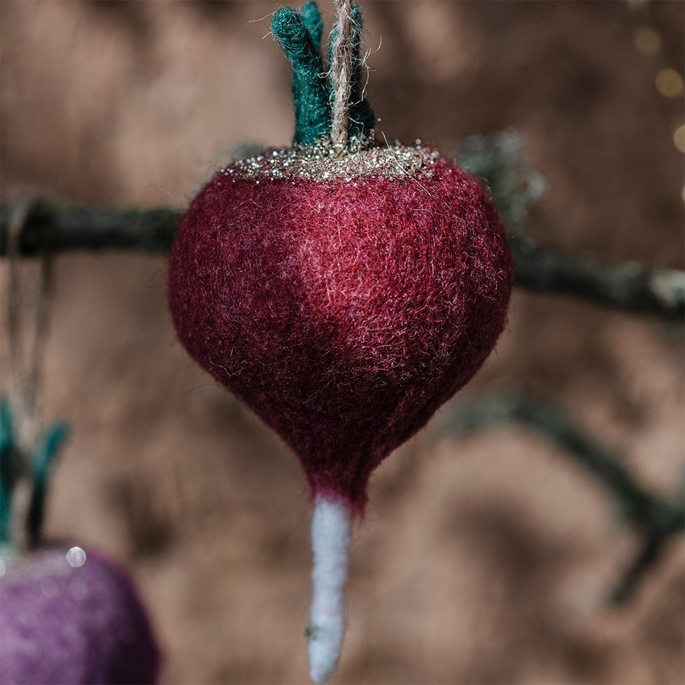 Felt radishes - set of 2