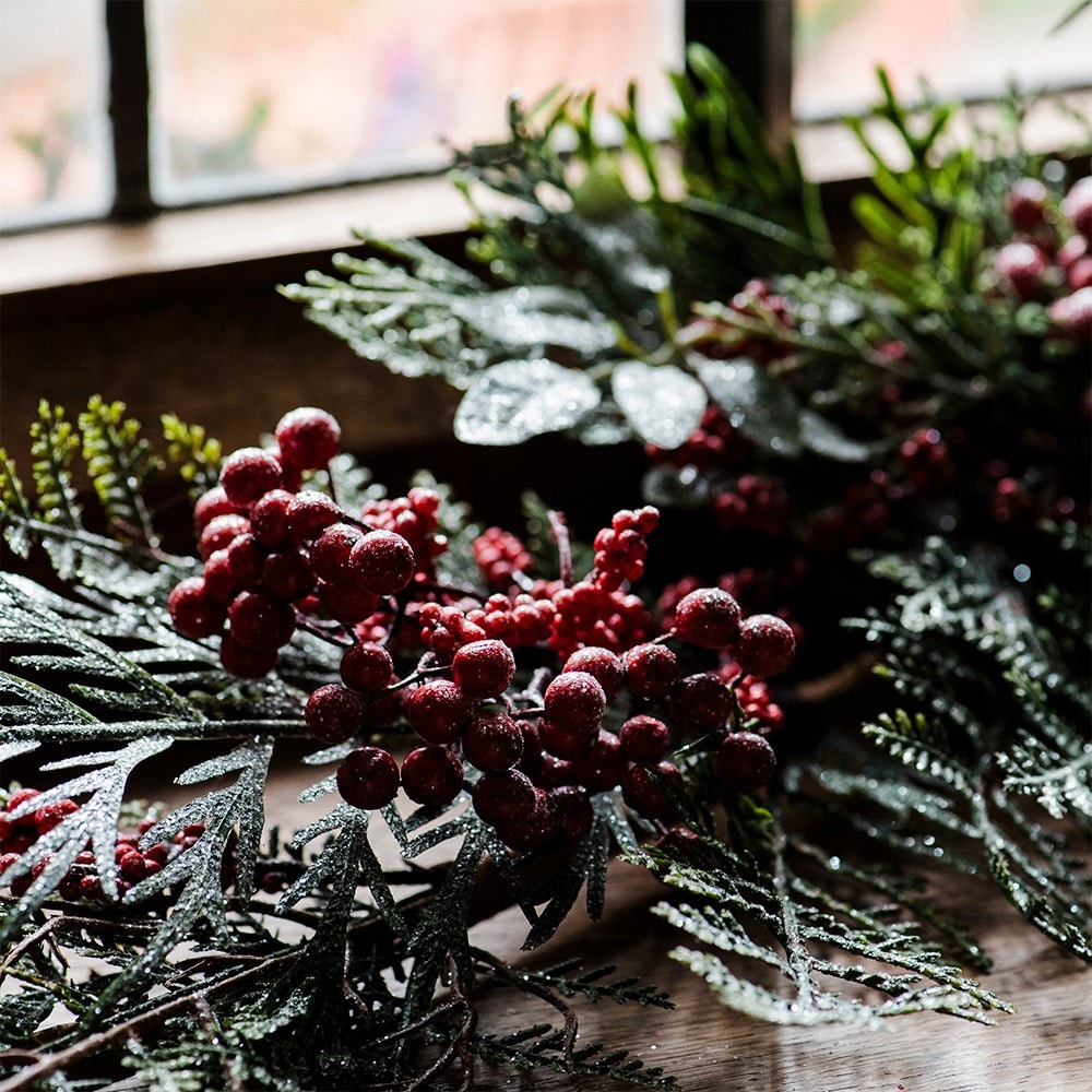 Buy Festive red berry garland: Delivery by Crocus