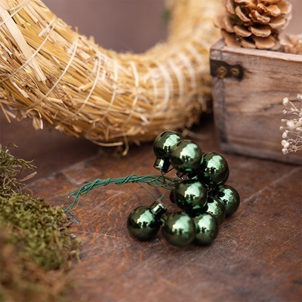 Wired mini wreath baubles - green