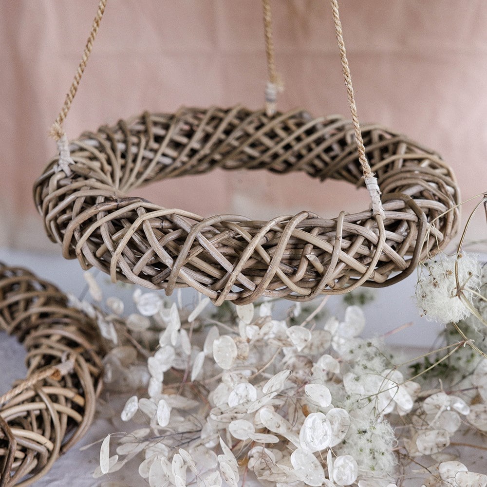 Hanging rattan wreath base
