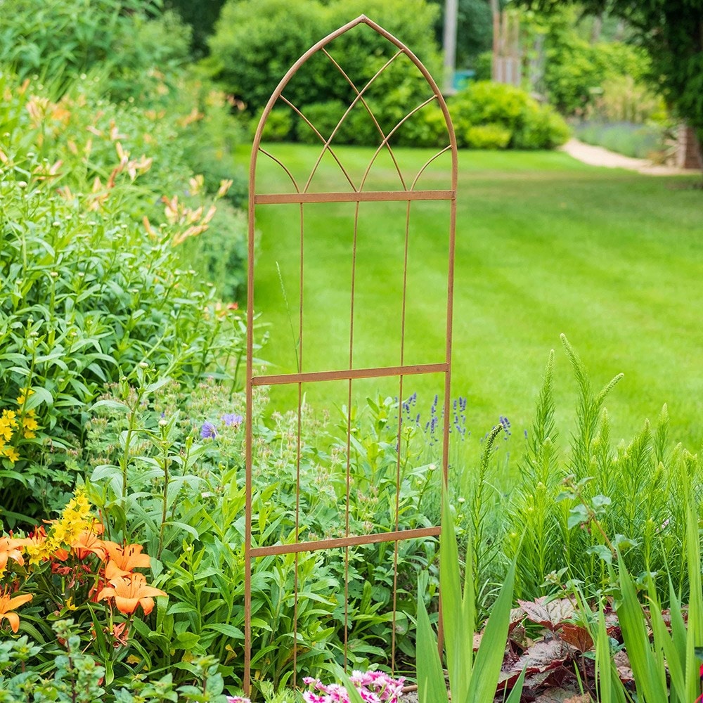 Gothic trellis plant support - rust