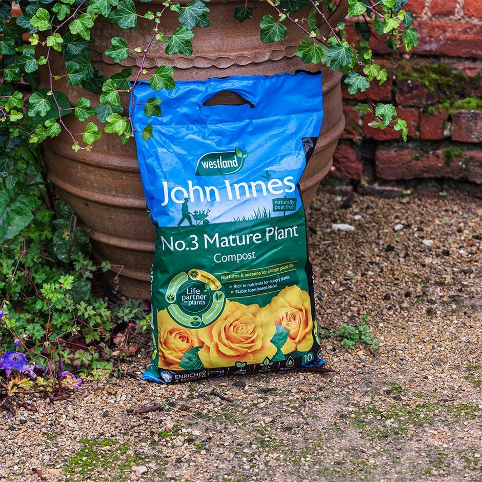 Peat free mature plant compost with John Innes No.3