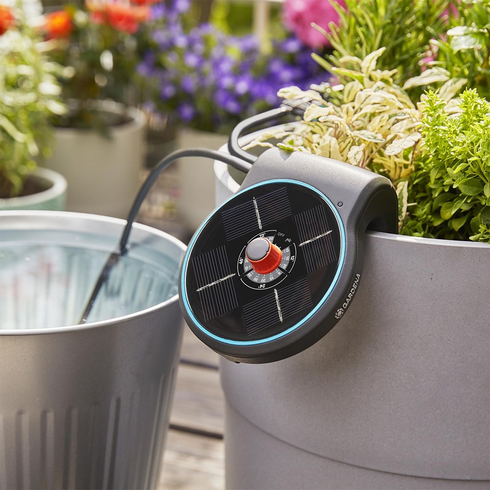 Solar-powered irrigation AquaBloom set