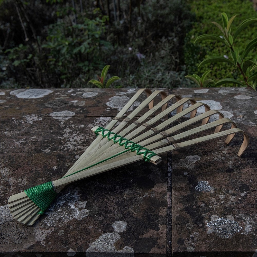 Niwaki bamboo hand rake
