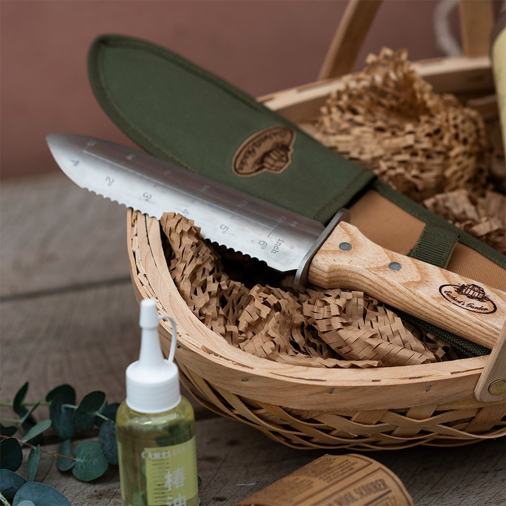 Luxury garden tool hamper