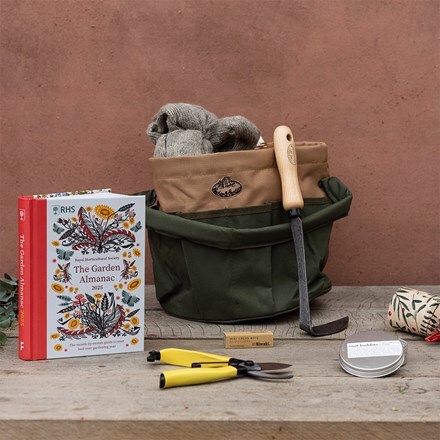 The pro gardener's hamper