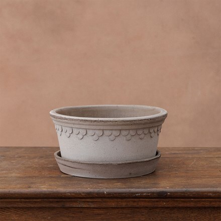 Scalloped tapered plant bowl & saucer - grey terracotta