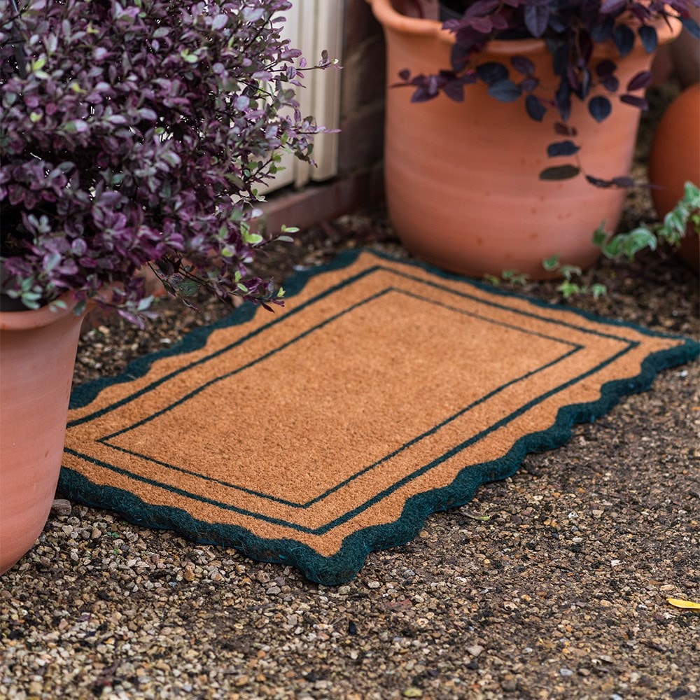 Scallop edge coir doormat