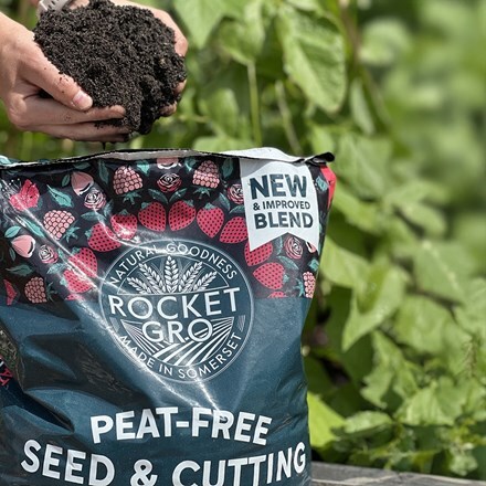 RocketGro seed and cutting compost with John Innes (stage 1)
