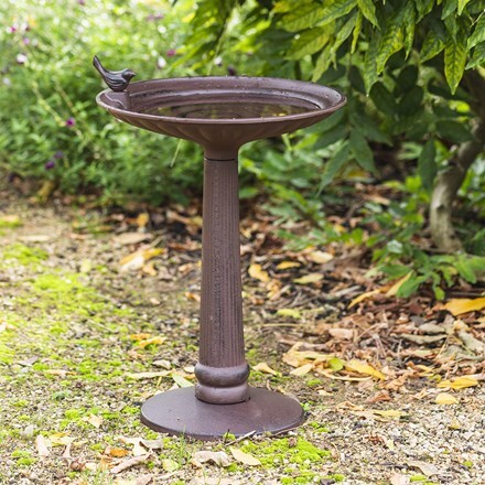 Cast iron large bird bath on pedestal - rust