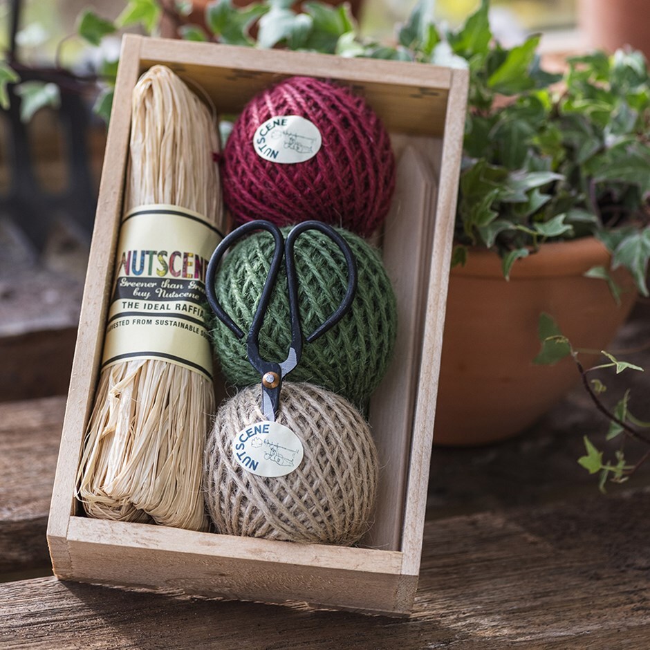 Seed tray gift set with twine
