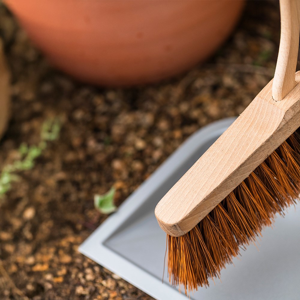 Long handled dustpan and brush