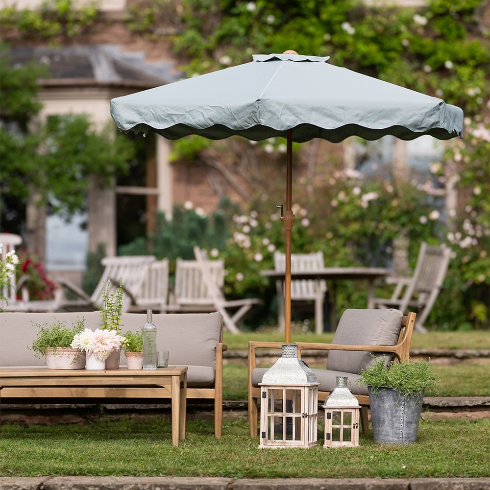 Scalloped edge parasol - sage