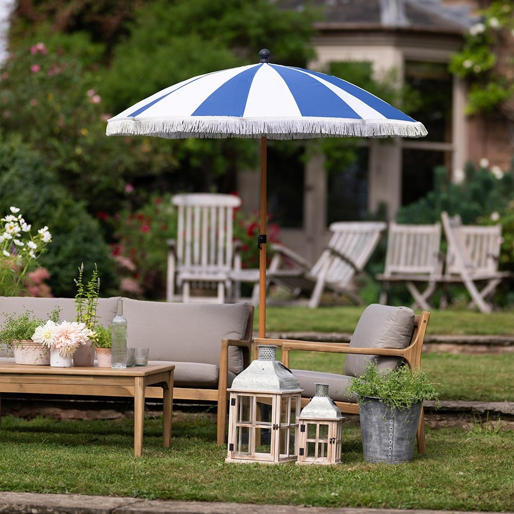 Tassel trim parasol - blue & white
