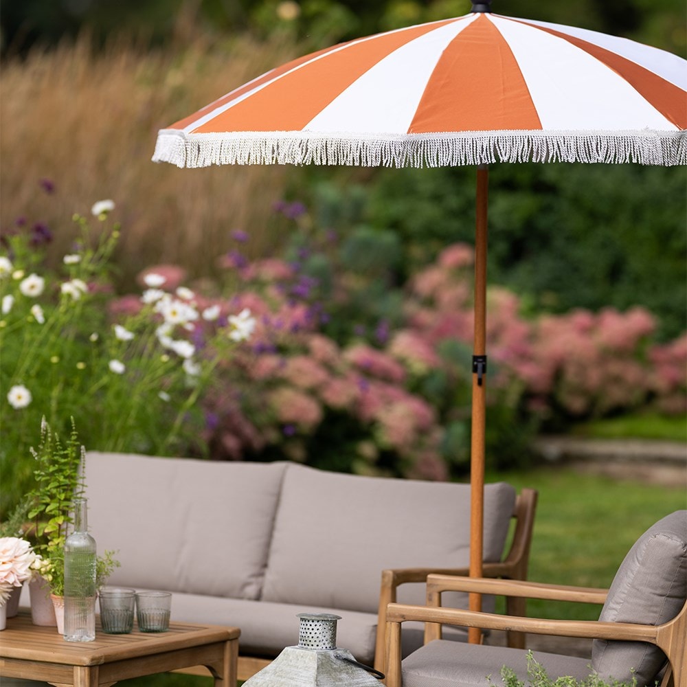 Tassel trim parasol - orange & white