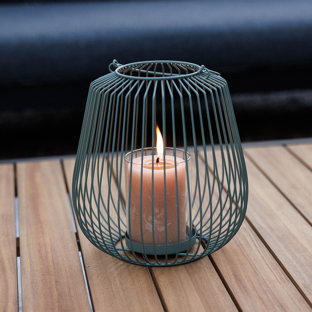 Metal lantern with handle