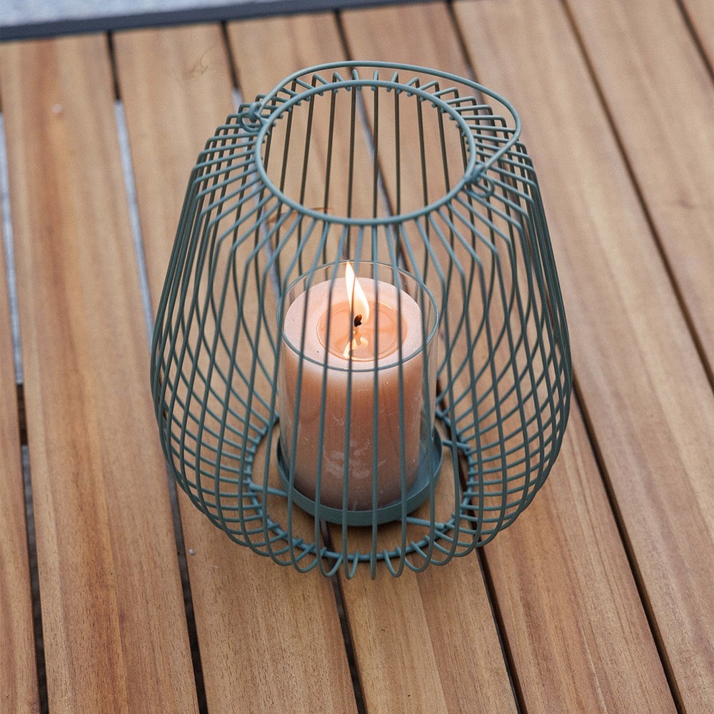 Metal lantern with handle