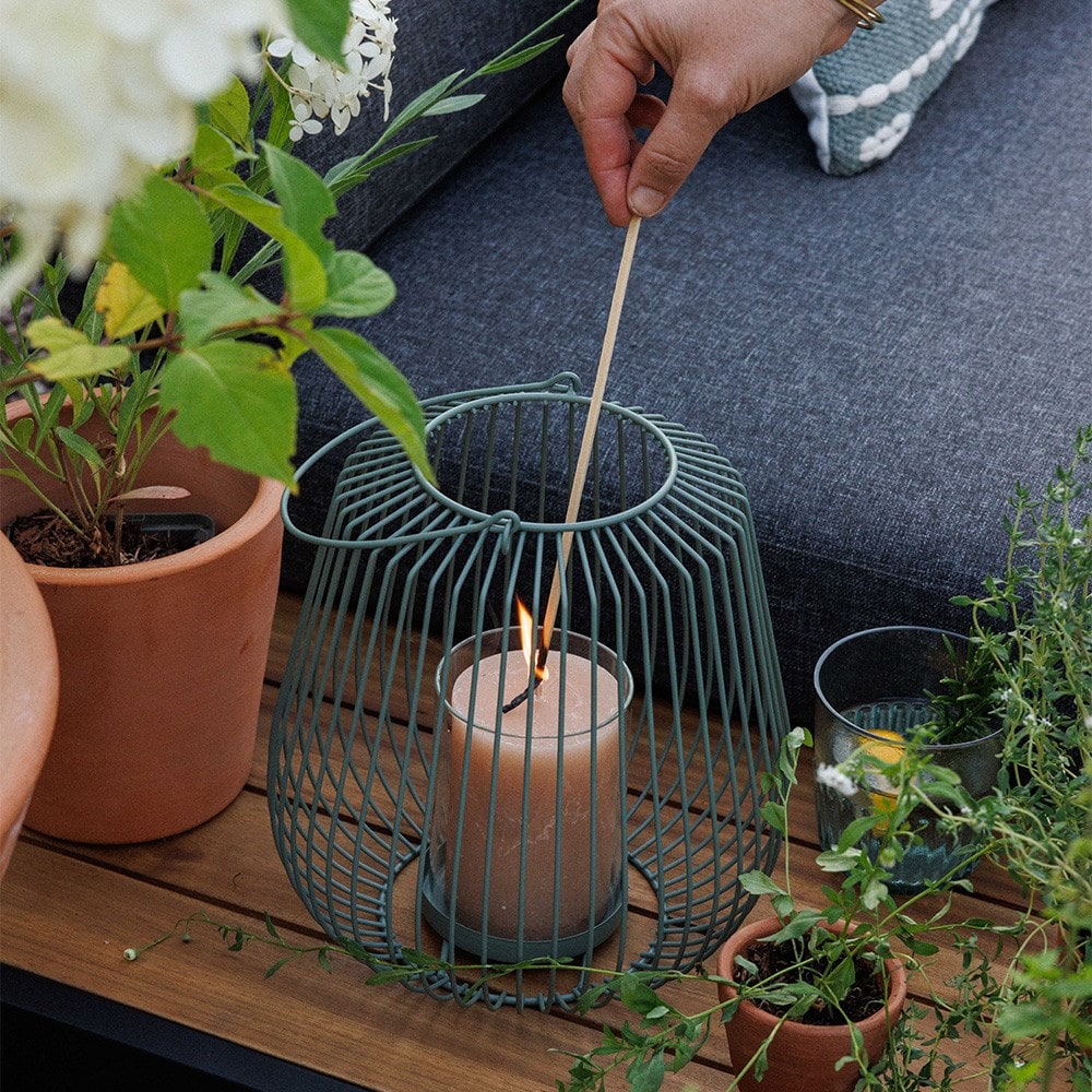 Metal lantern with handle