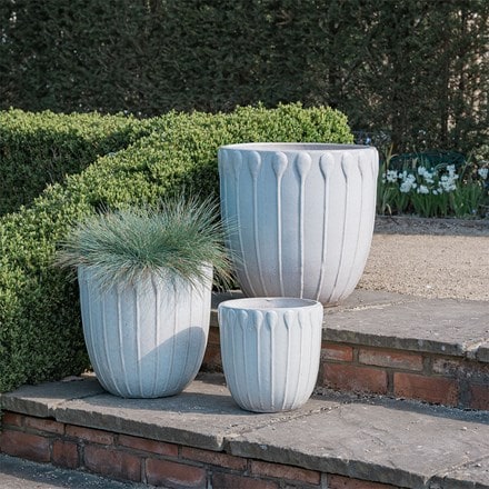 Glazed embossed droplet planter - cream