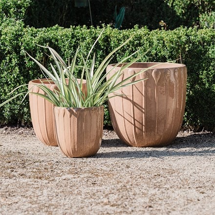 Glazed embossed droplet planter - light rust