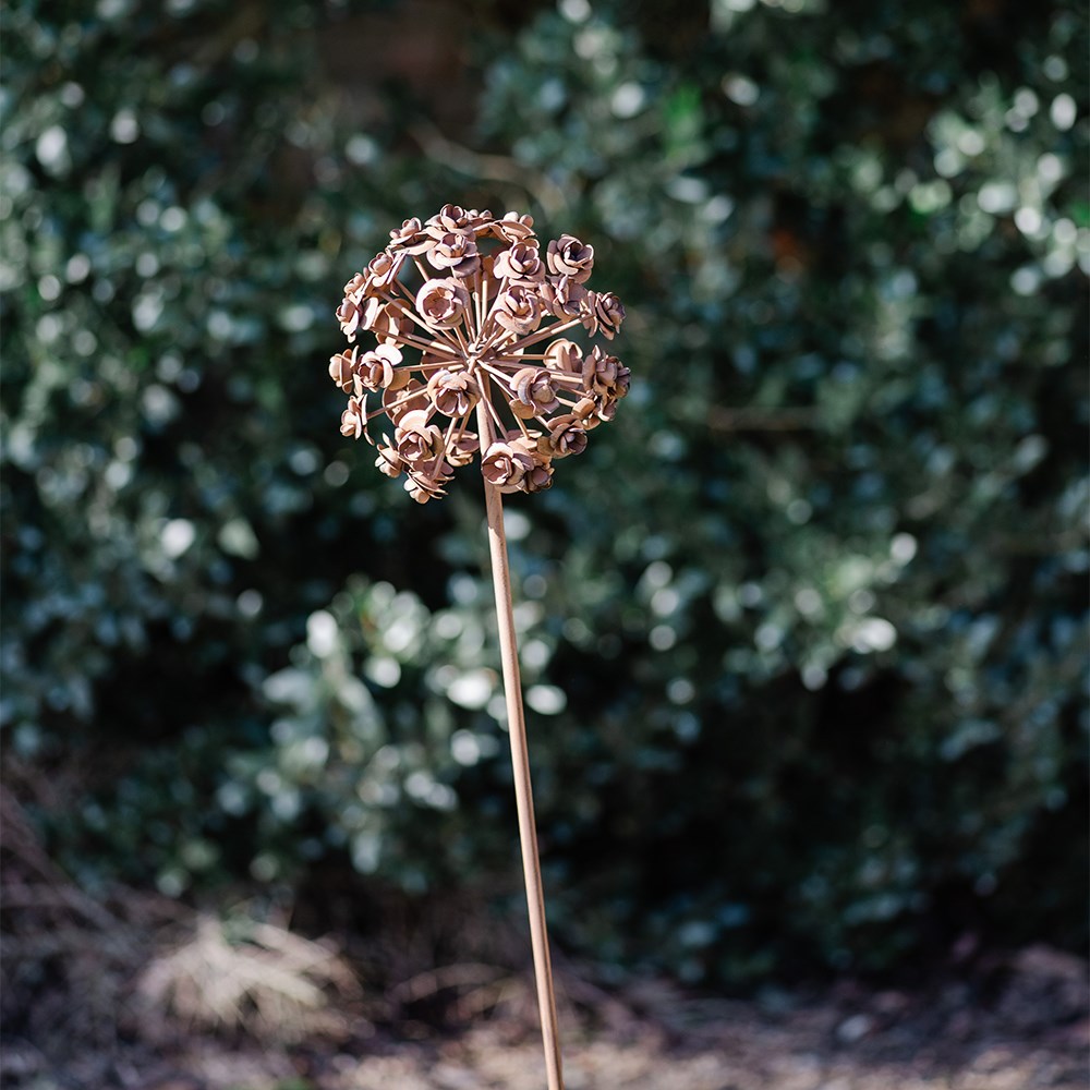 Rusted cluster floral stake