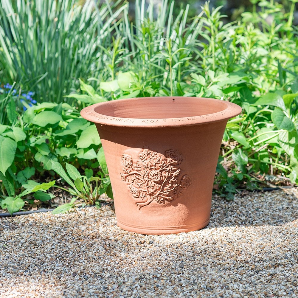 Terracotta romeo & juliet pot