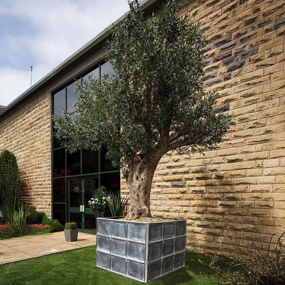 Lightweight lead effect square planter