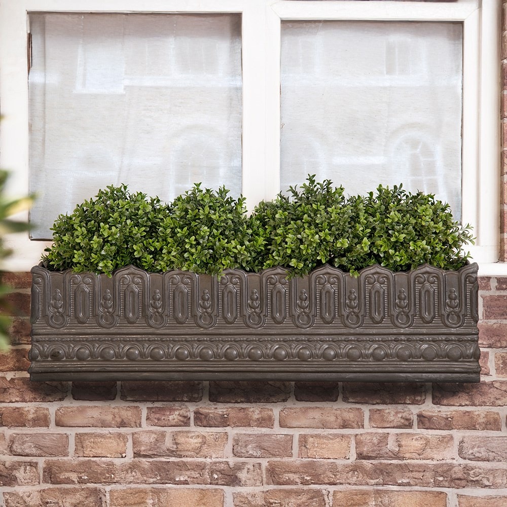 Lightweight lead effect trough planter