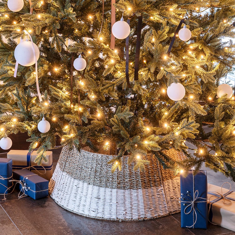 Dipped white foldable tree ring