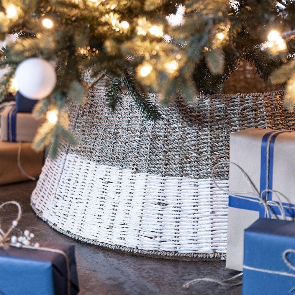 Dipped white foldable tree ring