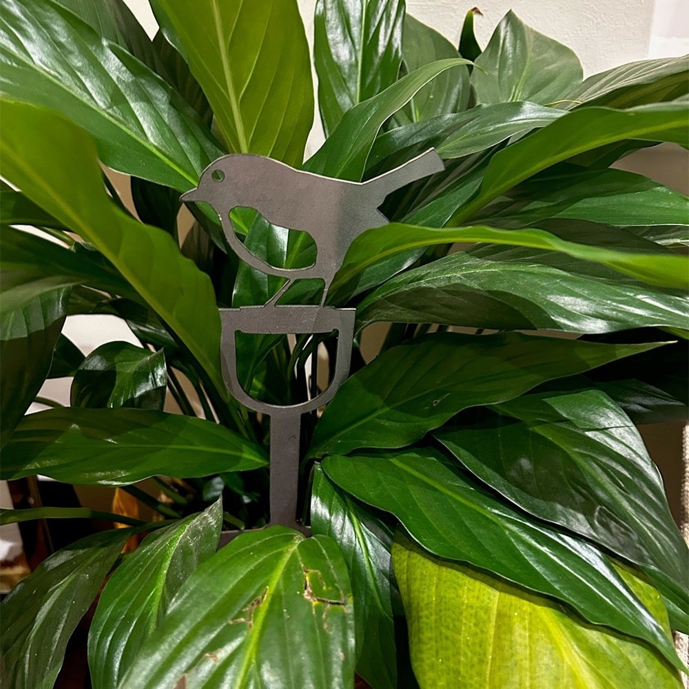 Robin & spade pot stake - rust