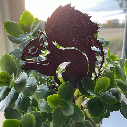 Squirrel pot stake - rust