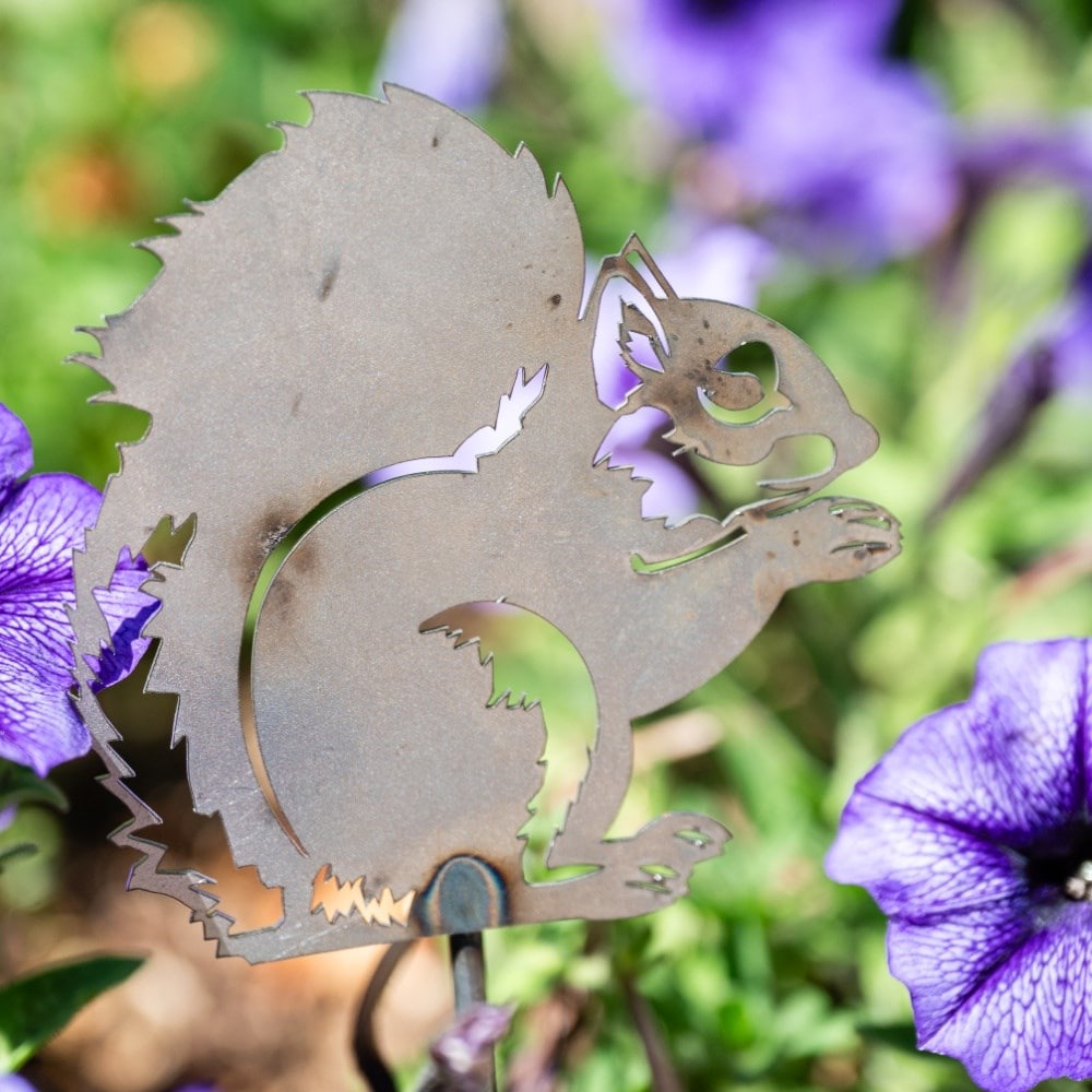 Squirrel pot stake - rust