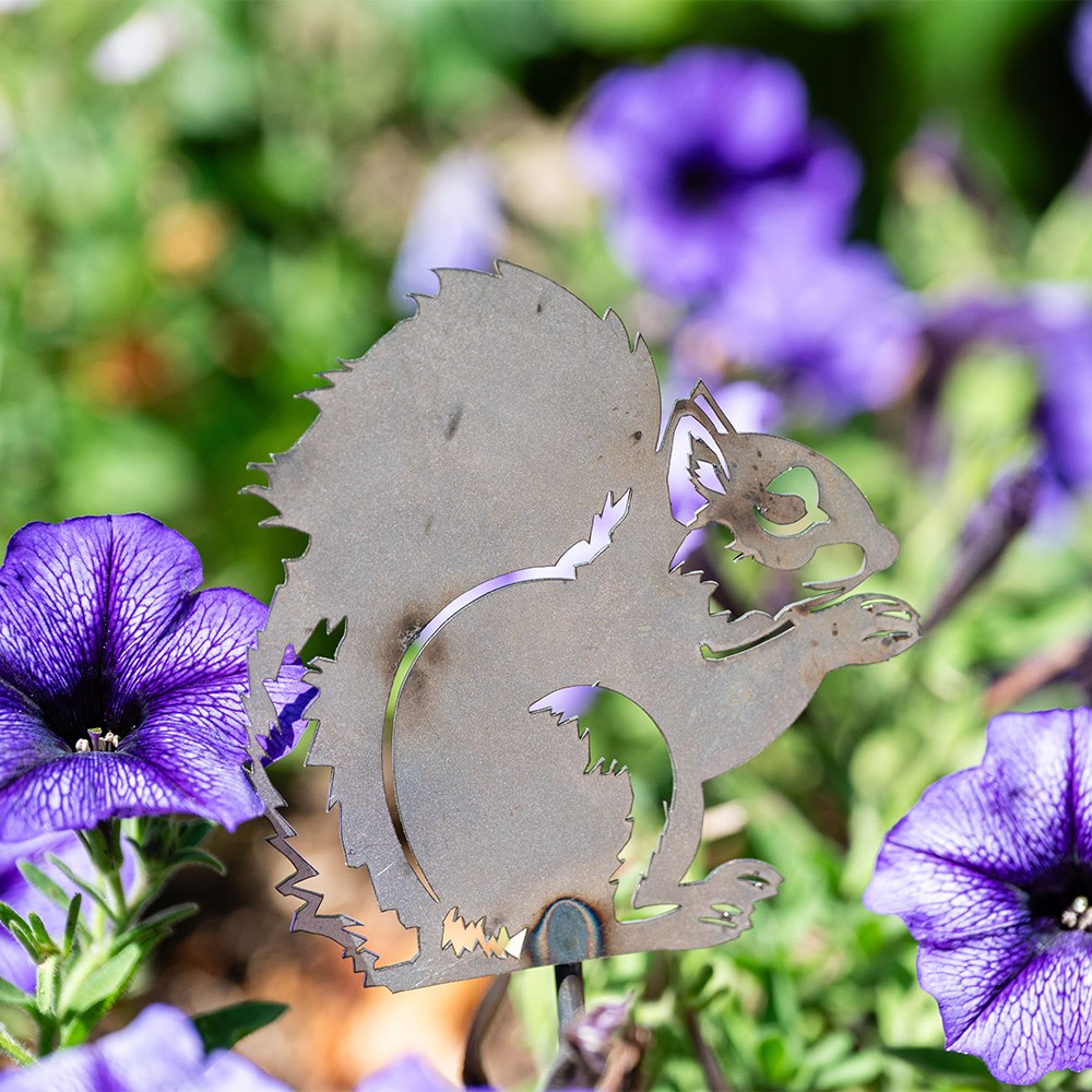 Squirrel pot stake - rust