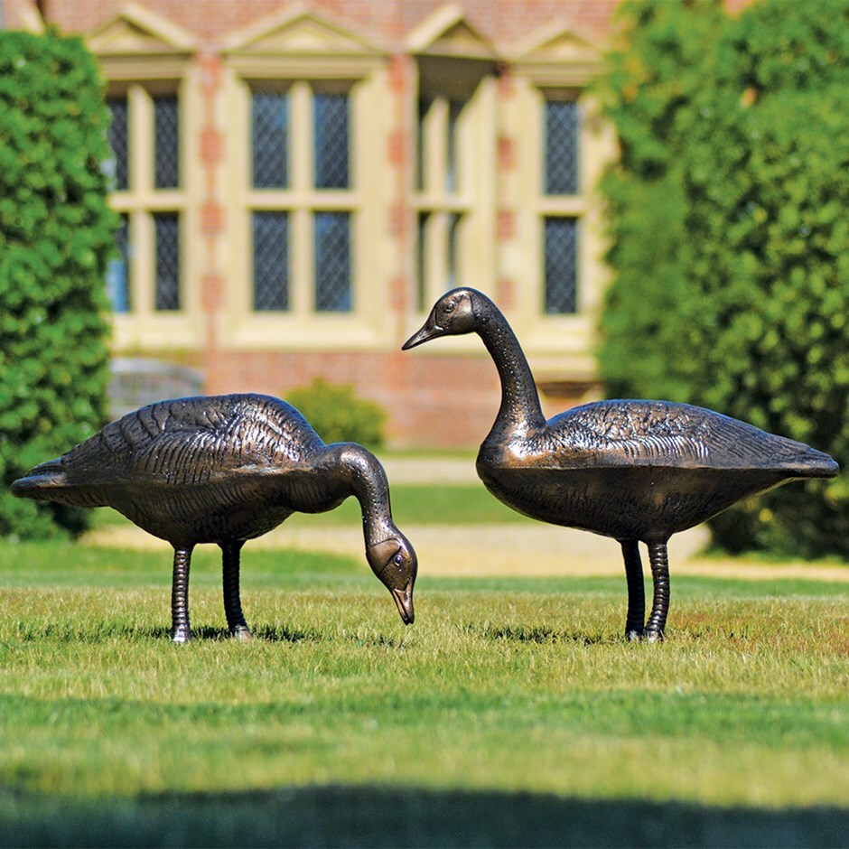 Pair of geese - black & bronze
