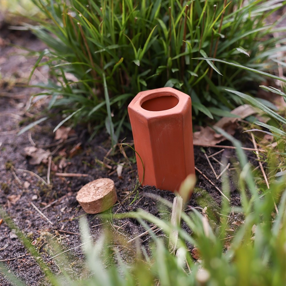 Terracotta water irrigation spike - large