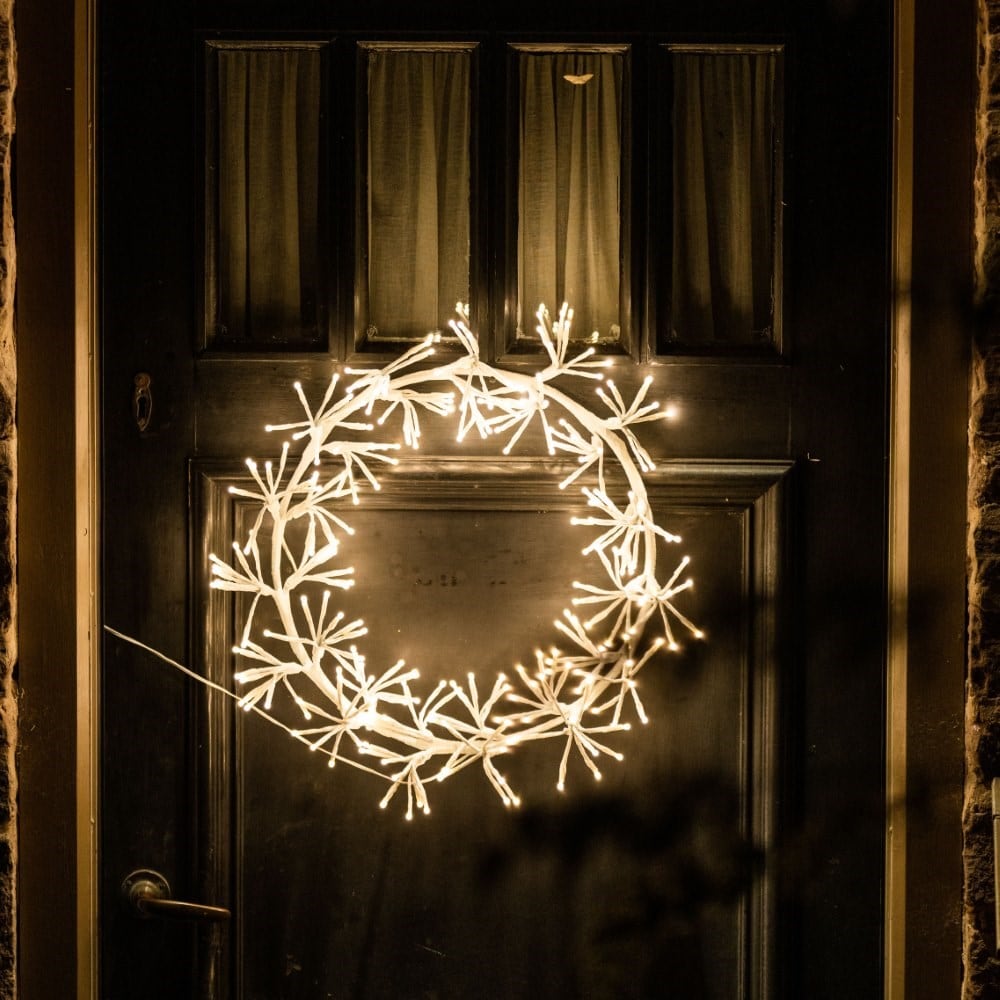 Light up wreath - warm white