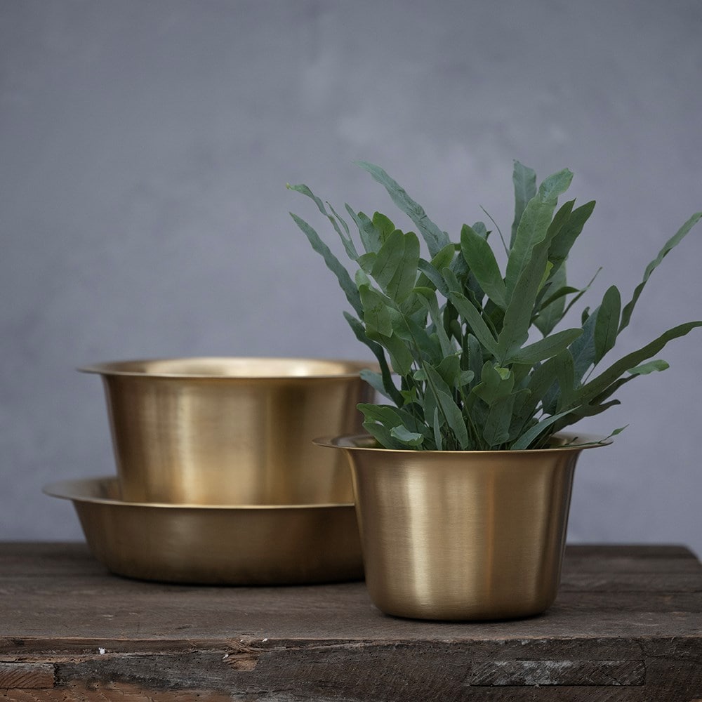 Spun brass pot