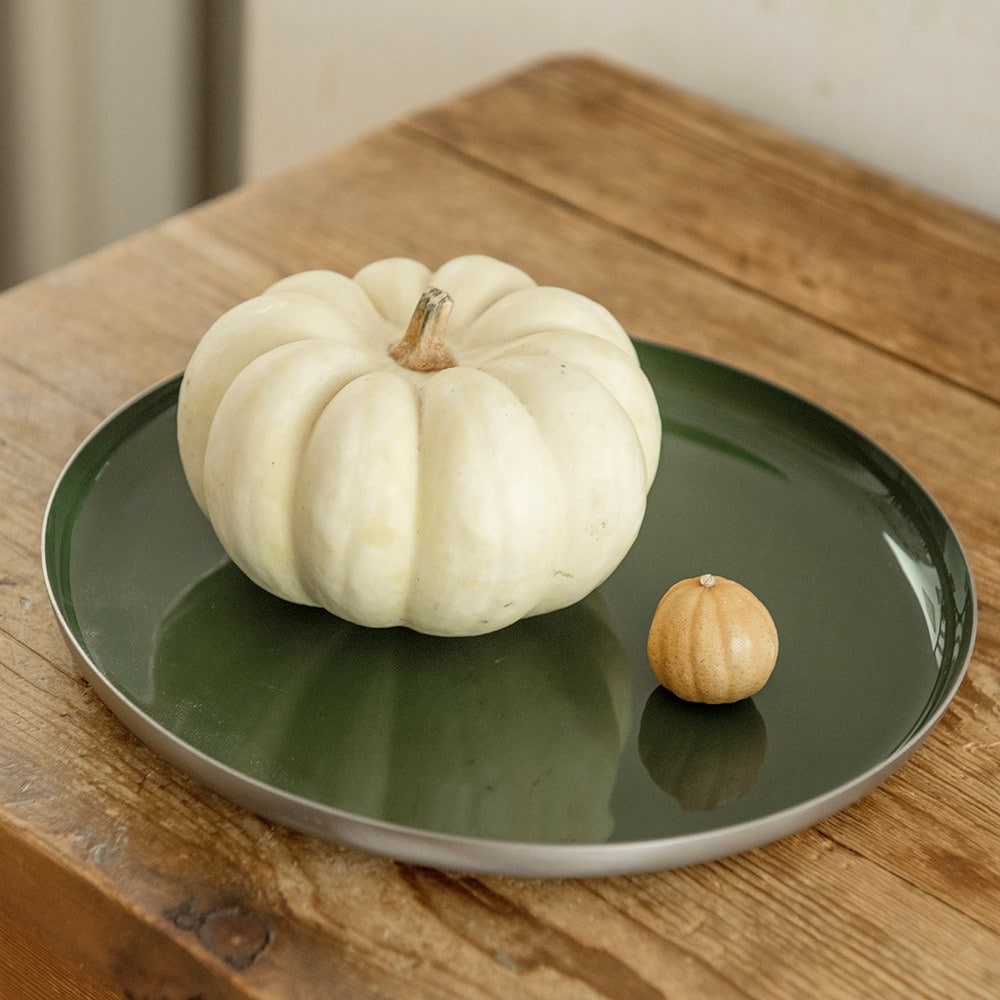 Enamelled round tray