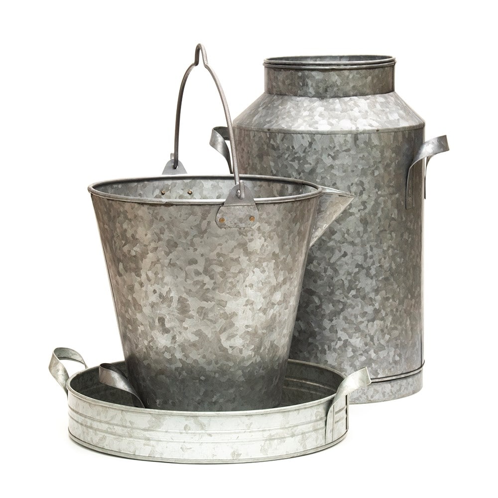 Dip watering bucket
