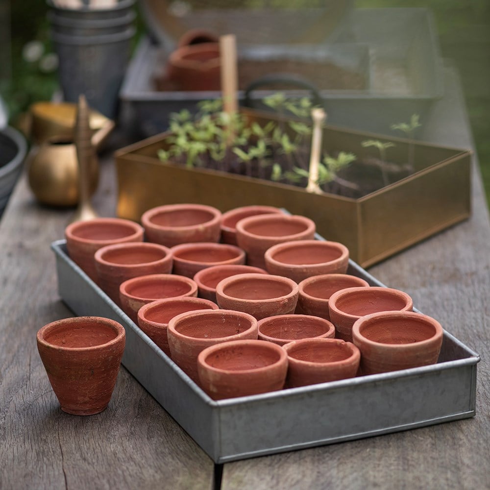 Terracotta grow pots - set of 18 with tray