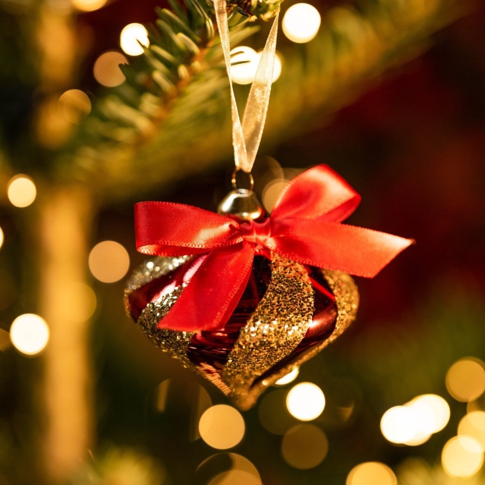 Red glitter swirl bauble - diamond