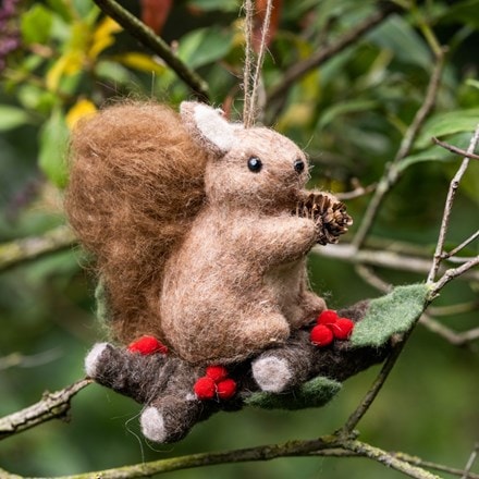 Large woollen squirrel