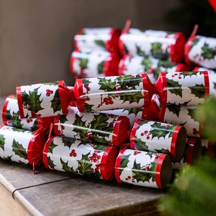 Holly crackers - box of 12