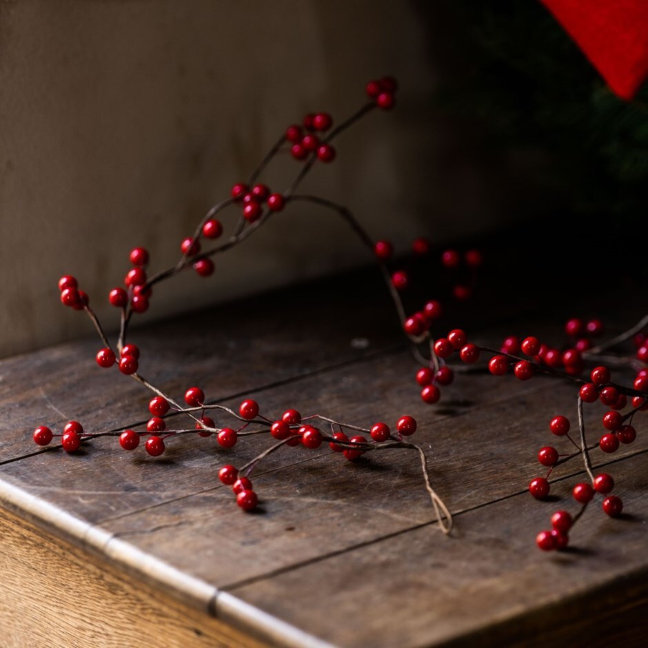 Red berry garland