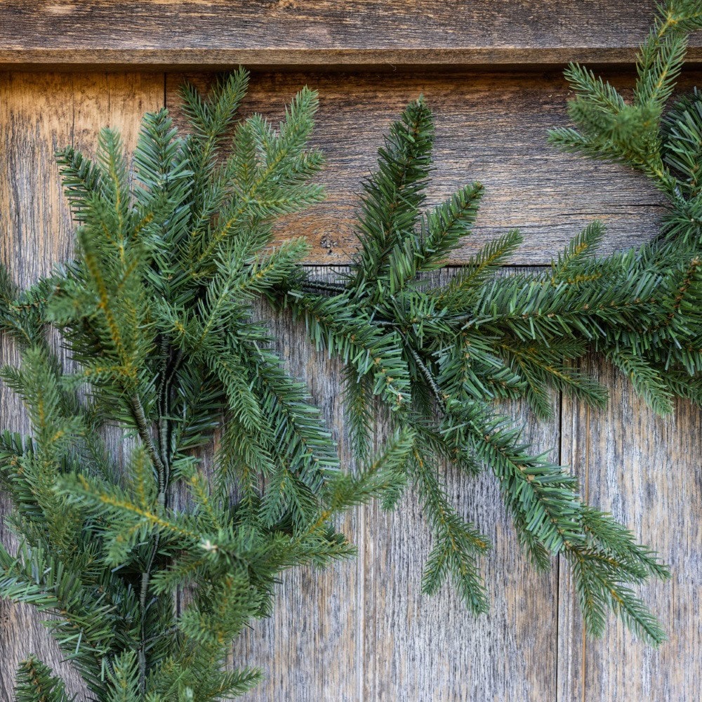 Indoor/outdoor garland