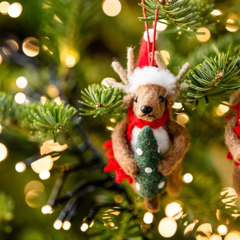 Felt reindeer with tree